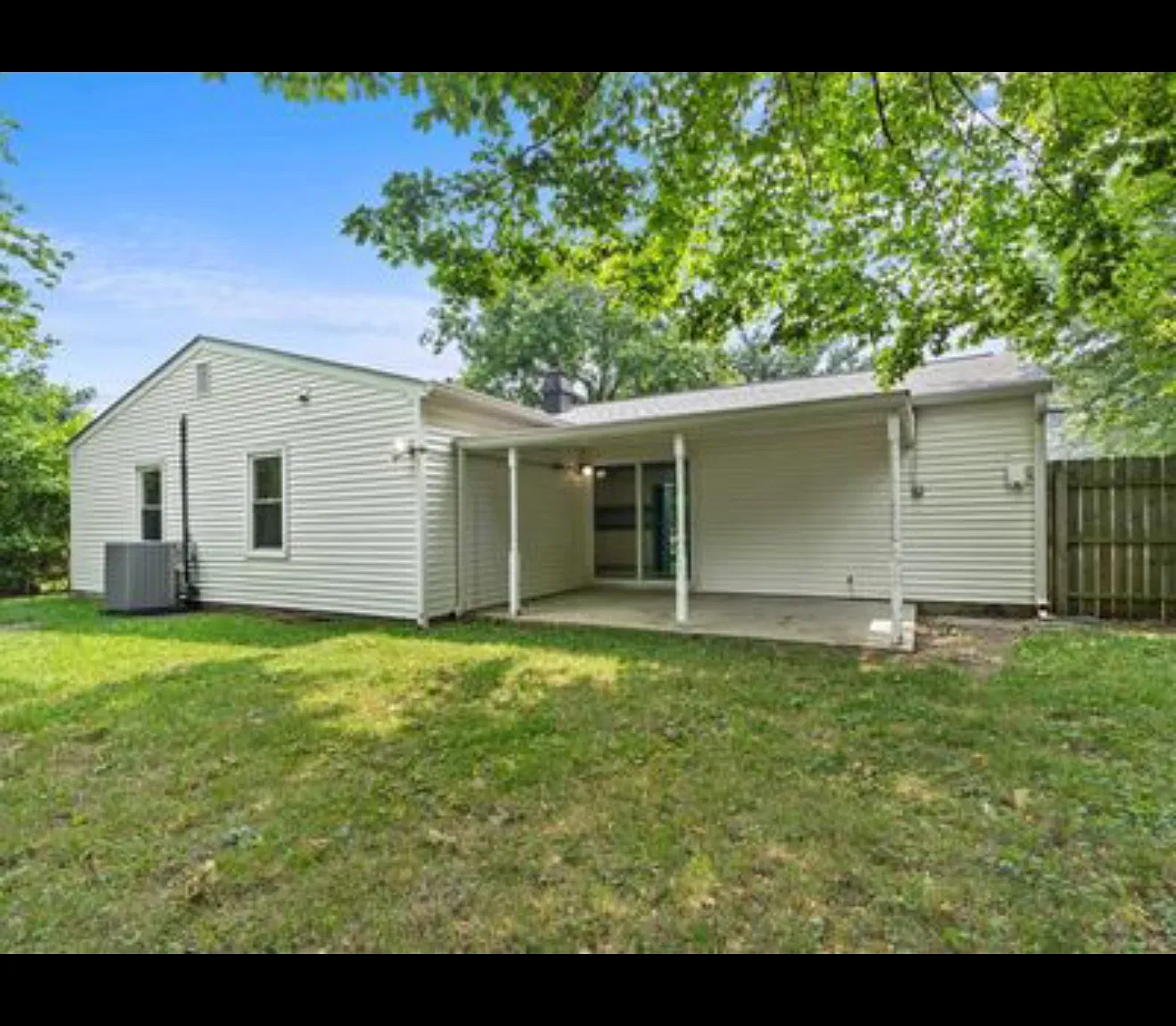 4 bed, 1250 sqft, $2,400 — Photo 3