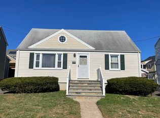 376 Savoy St, Bridgeport, CT 06606
