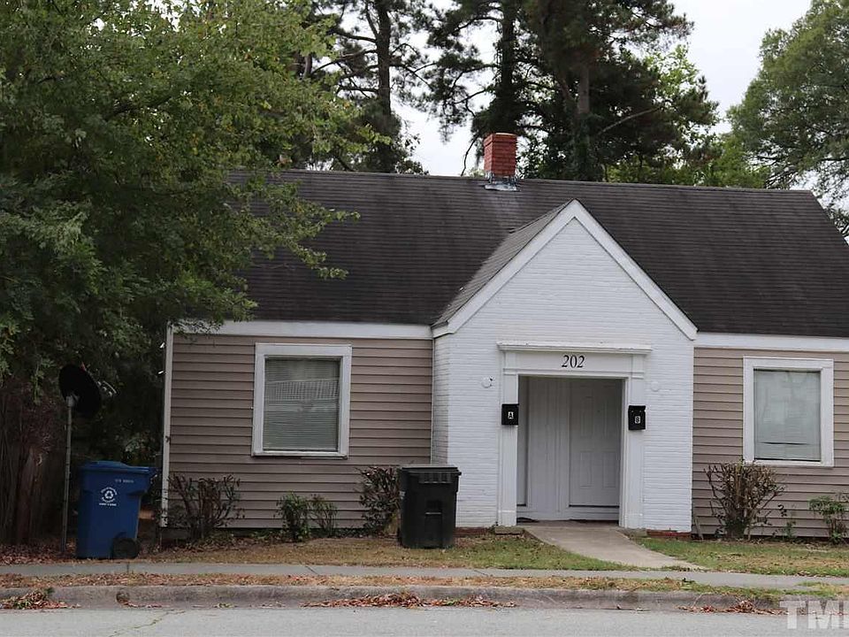 2nd image of 202 E Club Blvd