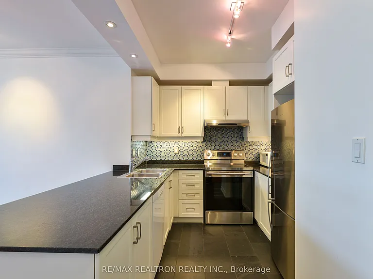 28 William Carson Cres #804 — Photo 21