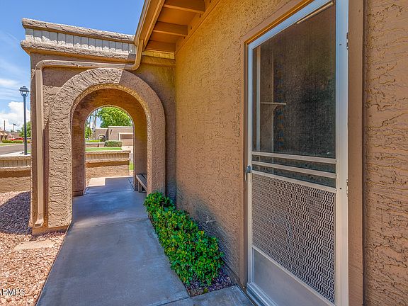 4th image of 25226 S MOHAWK Drive