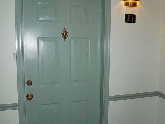 3rd image of 7702 Lafayette Forest Dr APT 21