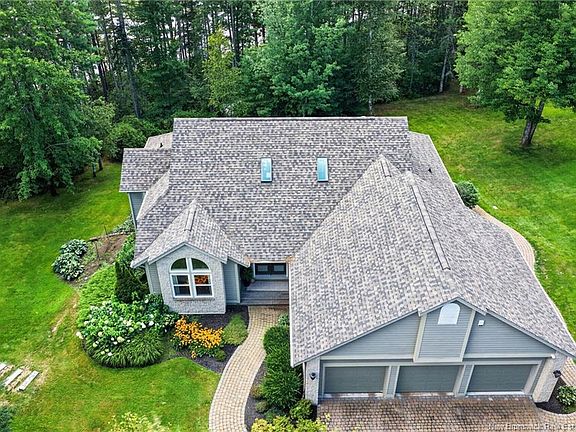 3rd image of 84 Old Forest Rd