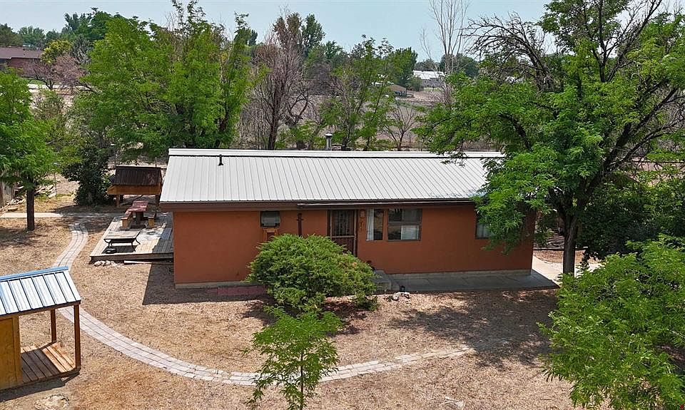 1st image of 1030 E 11th Street