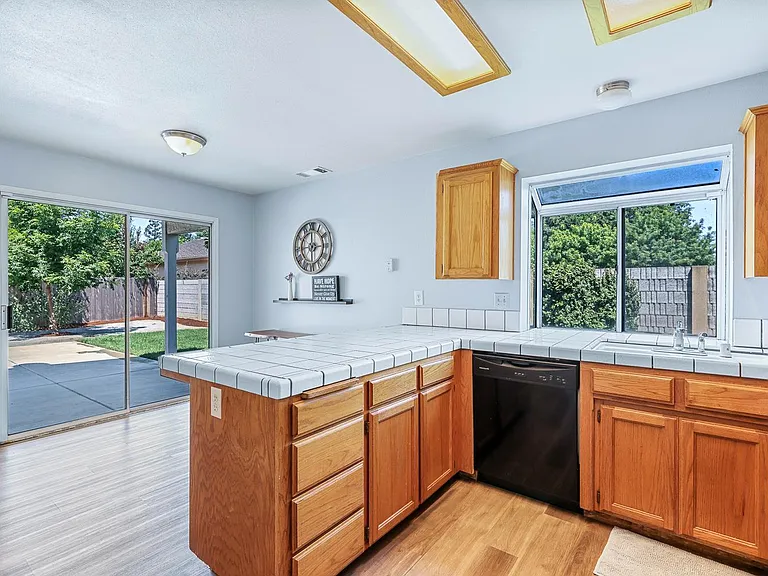 8735 N Cedar Ave #109 — Photo 14