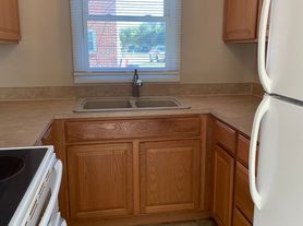 Lovely 2br Townhome North Lincoln, 5425