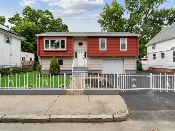 325 Northup St, Cranston, RI 02905