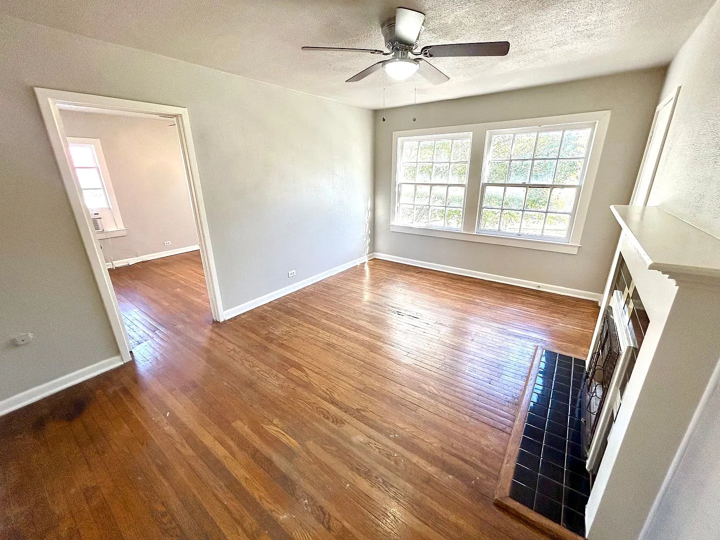 425 Maverick Street — Photo 3