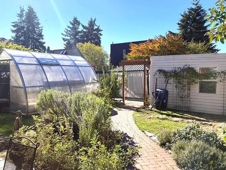 907 32nd Ave — Photo 12