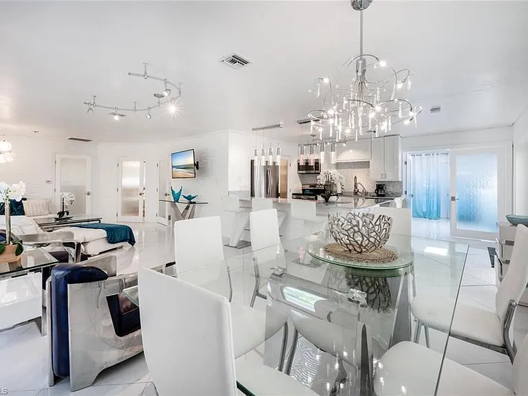 5940 English Oaks Ln — Photo 31
