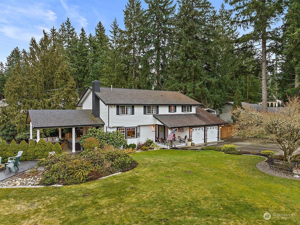 Welcome to 14019 72nd Ave E. Located on almost 1/2 acre corner lot.>