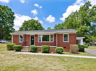 1009 Garfield Rd, Burlington, NC 27215