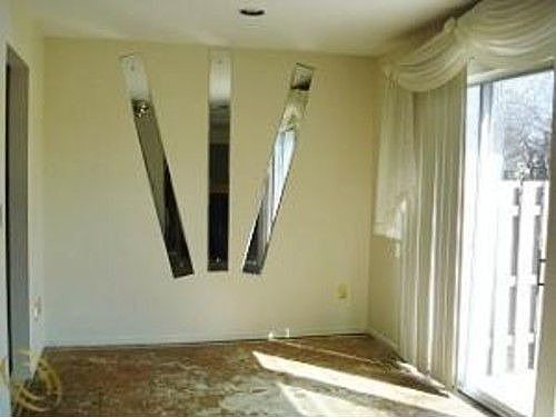 4th image of 28580 Lowell Ct S #1