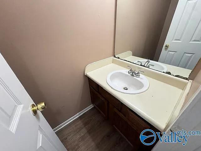 389 Oakland Rd — Photo 10