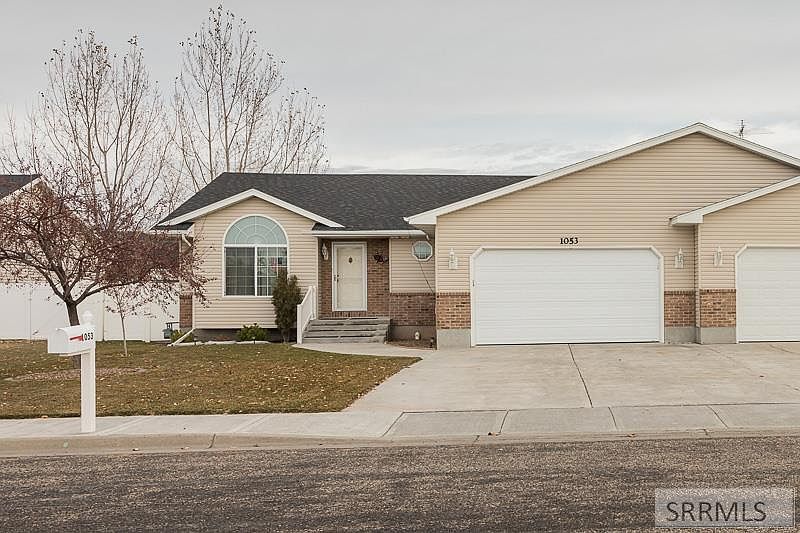1st image of 1053 S Ashland Dr