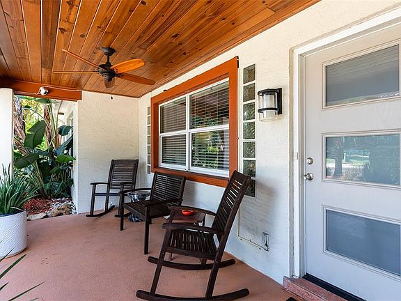 3rd image of 1036 DELANEY AVENUE