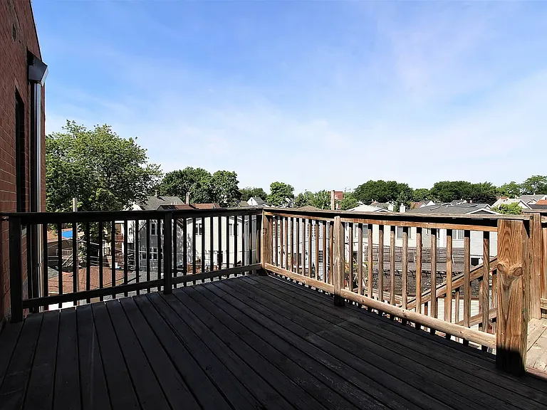 Elston — Photo 38
