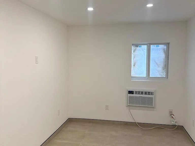 1235 Normandy Dr #10 — Photo 5