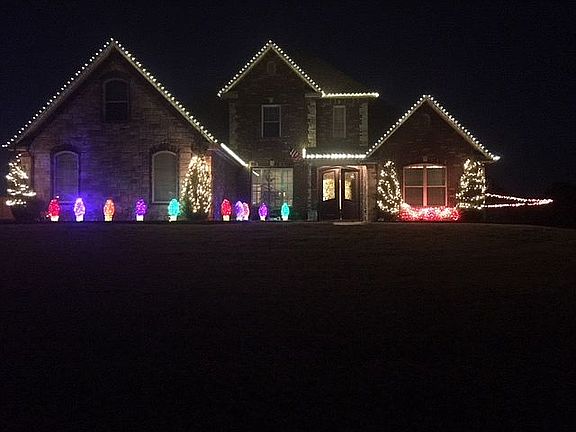 2nd image of 2104 E Woodland Cir