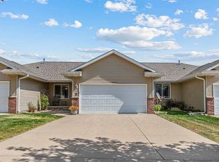 3421 Banar Dr SW UNIT B, Cedar Rapids, IA 52404