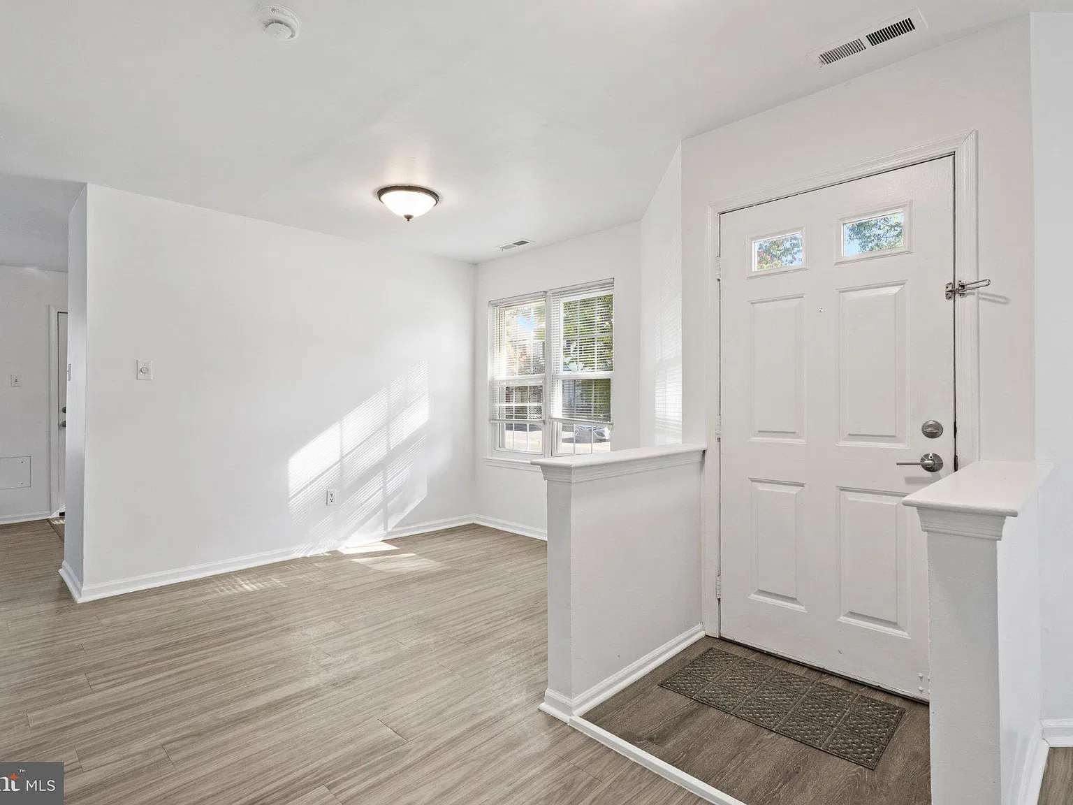 3 bed, 2.5 bath, 1480 sqft, $3,000 — Photo 3