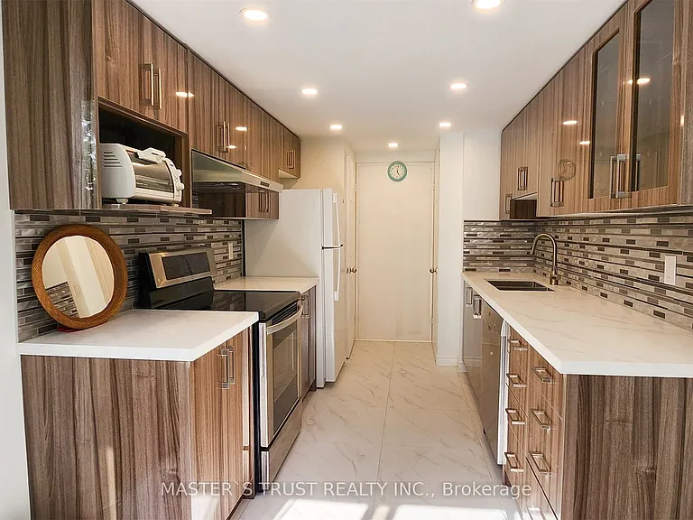 195 Saint Patrick St #404B — Photo 21