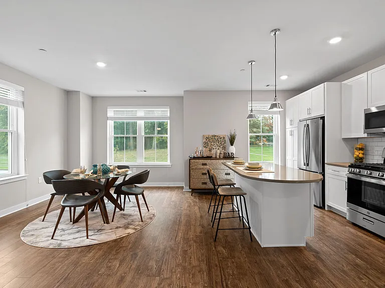 Hamilton at Eagleview — Photo 19