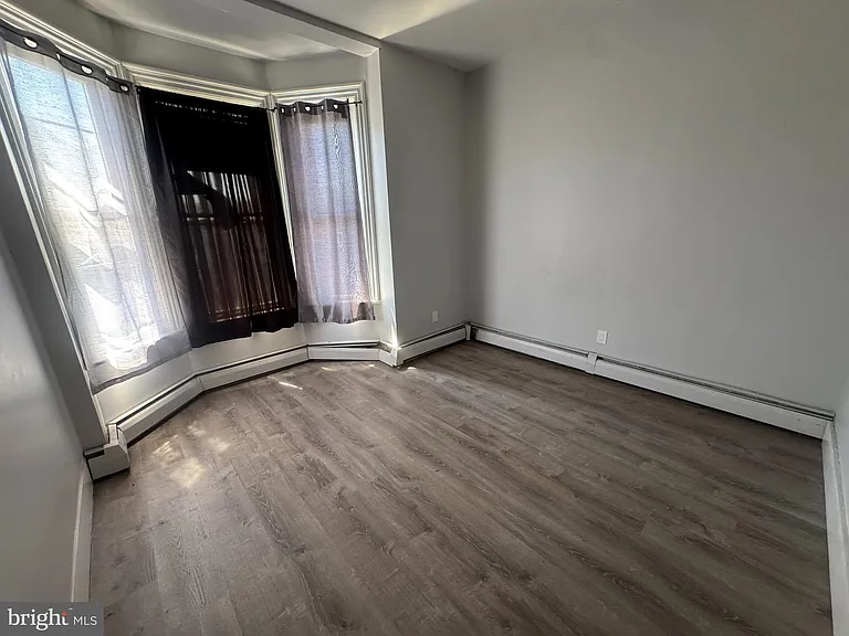314 W Market St #4 — Photo 4