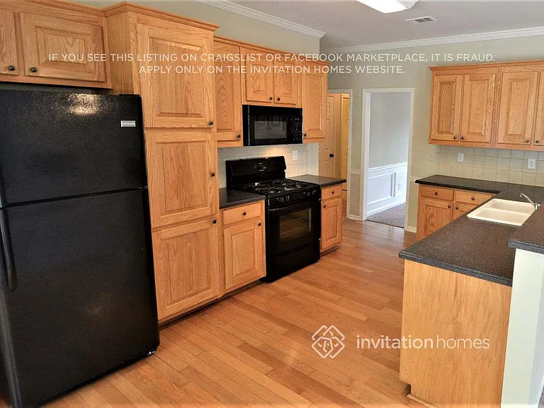 1038 Fountain Lakes Ct — Photo 4