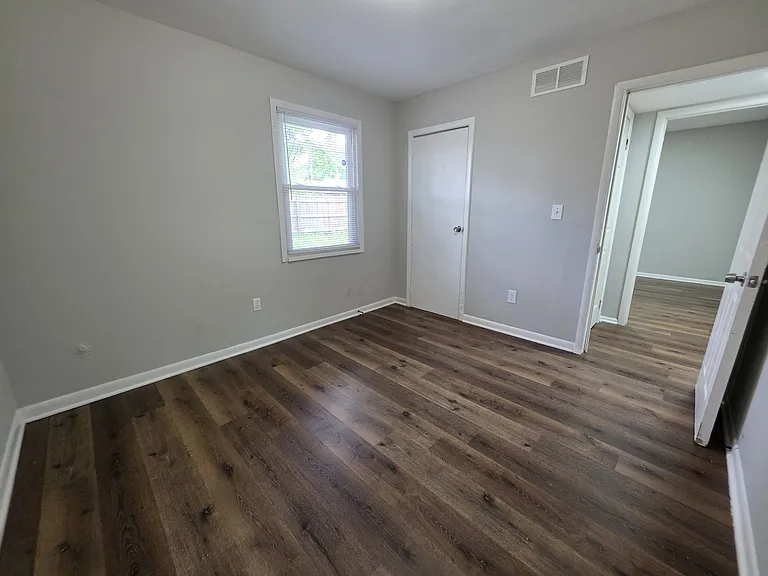 2404 Velma Ave — Photo 14