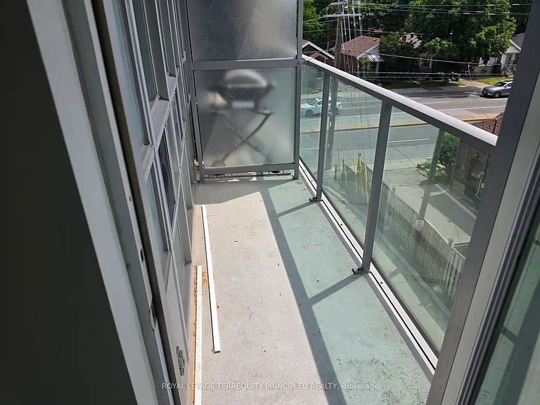 3391 Bloor St W #301 — Photo 16