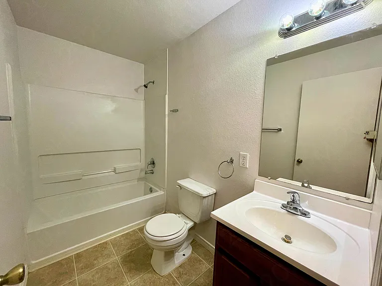 Kingsbury View-8603 — Photo 14