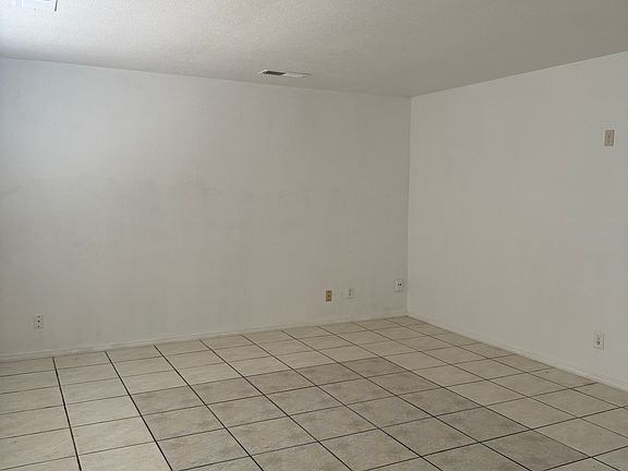 2nd image of 4411 W Victor Ave