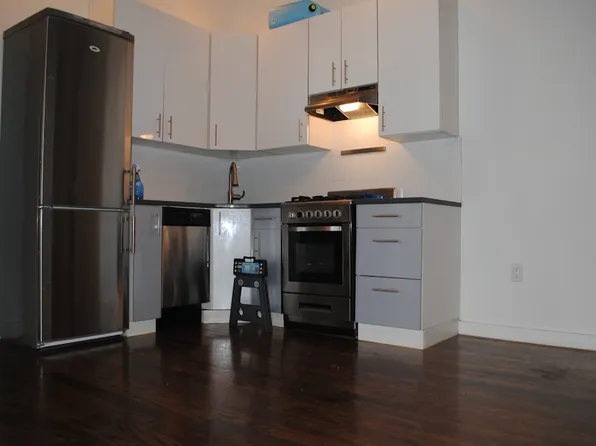 410 Eastern Parkway image 1 of 11