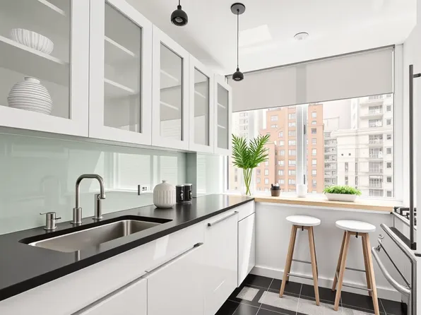 60 East 55th Street image 5 of 8