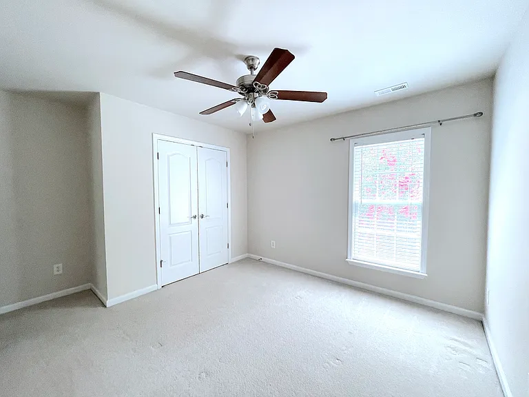 422 Selwood Pl — Photo 35