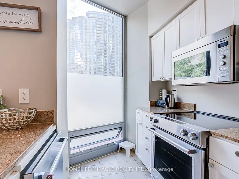 81 Navy Wharf Ct #201 — Photo 17