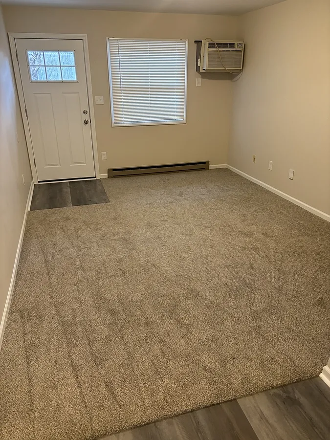 1 bed, $998 — Photo 2
