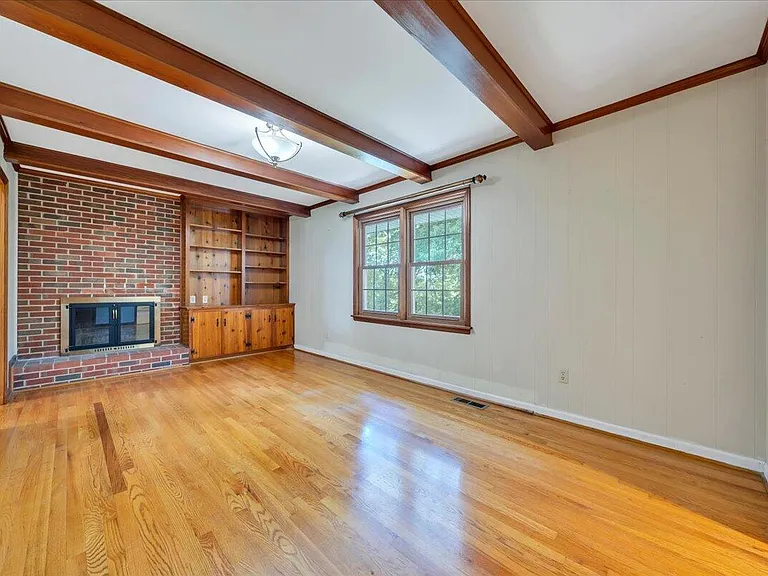 1814 Pelham Dr — Photo 17