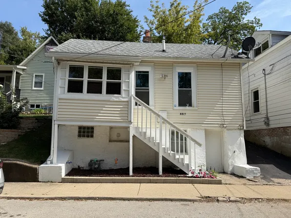 661 Wellington Ave, Elgin, IL 60120