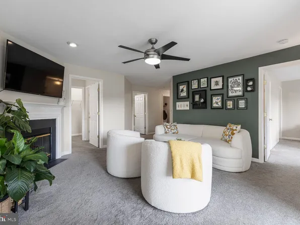 11804 Eton Manor Dr APT 203, Germantown, MD 20876