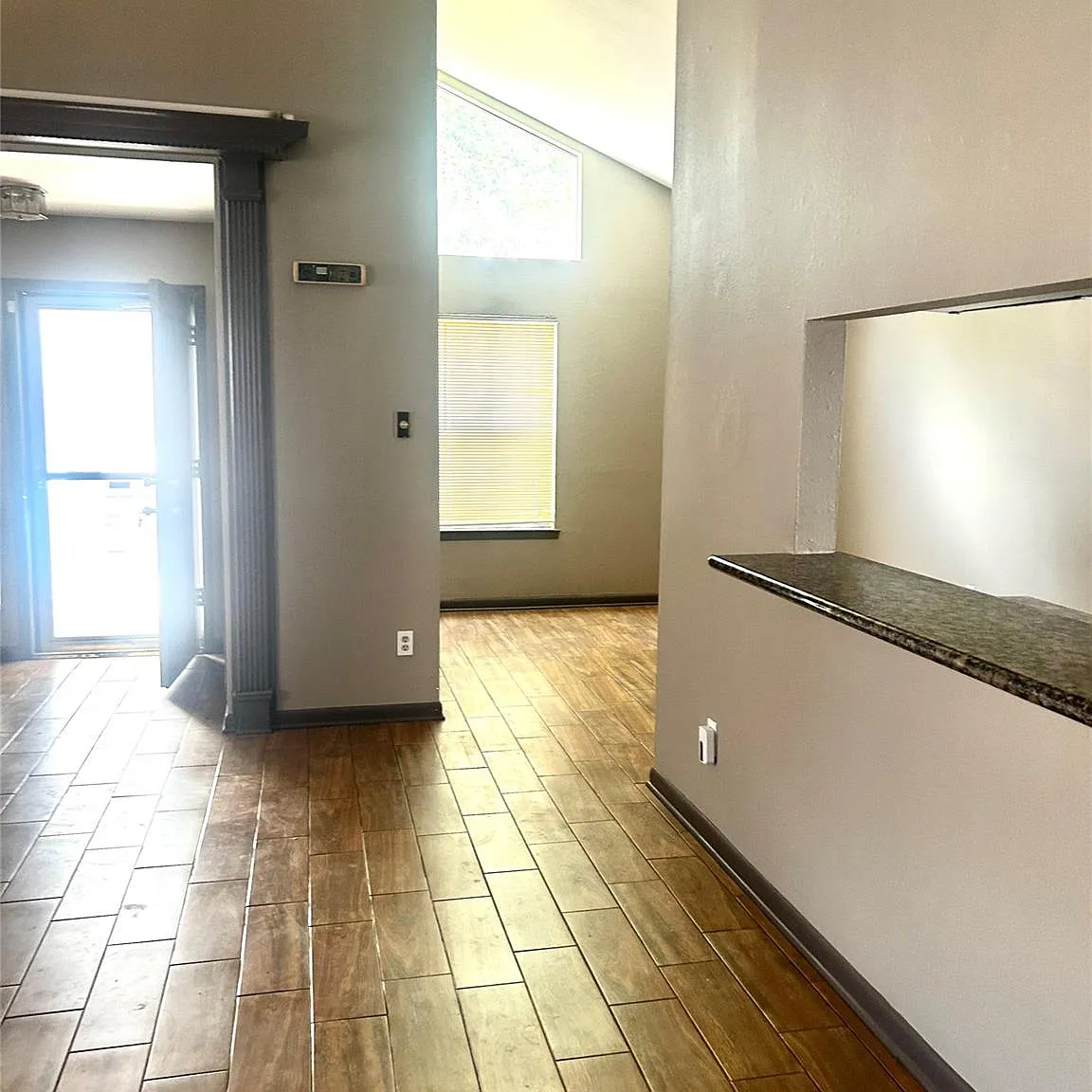3 bed, 2.0 bath, 1586 sqft, $1,700 — Photo 2