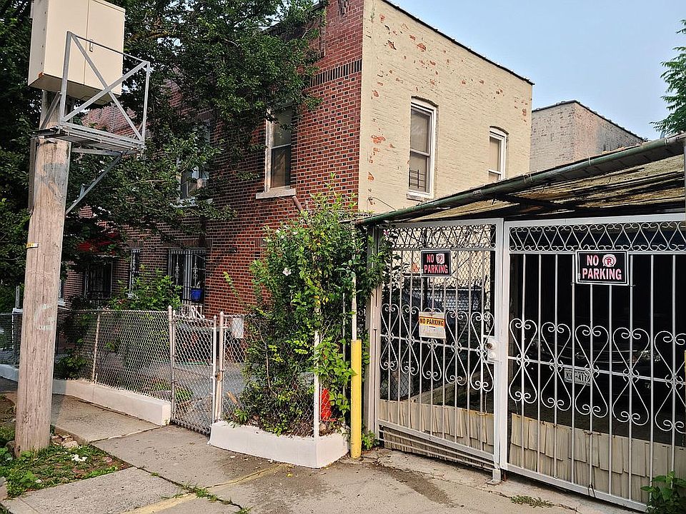 2nd image of 3300 Seymour Ave