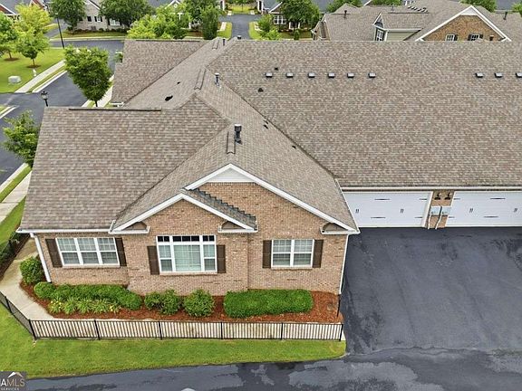 3rd image of 3328 Tree Ridge Ct