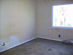 4th image of 452 Circle Dr