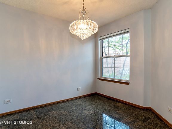 5th image of 508 W Happfield Dr