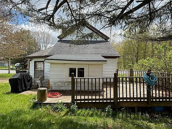 2nd image of 834 Rowlee Rd