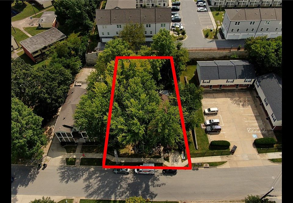 1st image of 1825 W Stone St #2