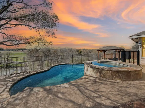 5605 Southern Hills Dr, North Richland Hills, TX 76180