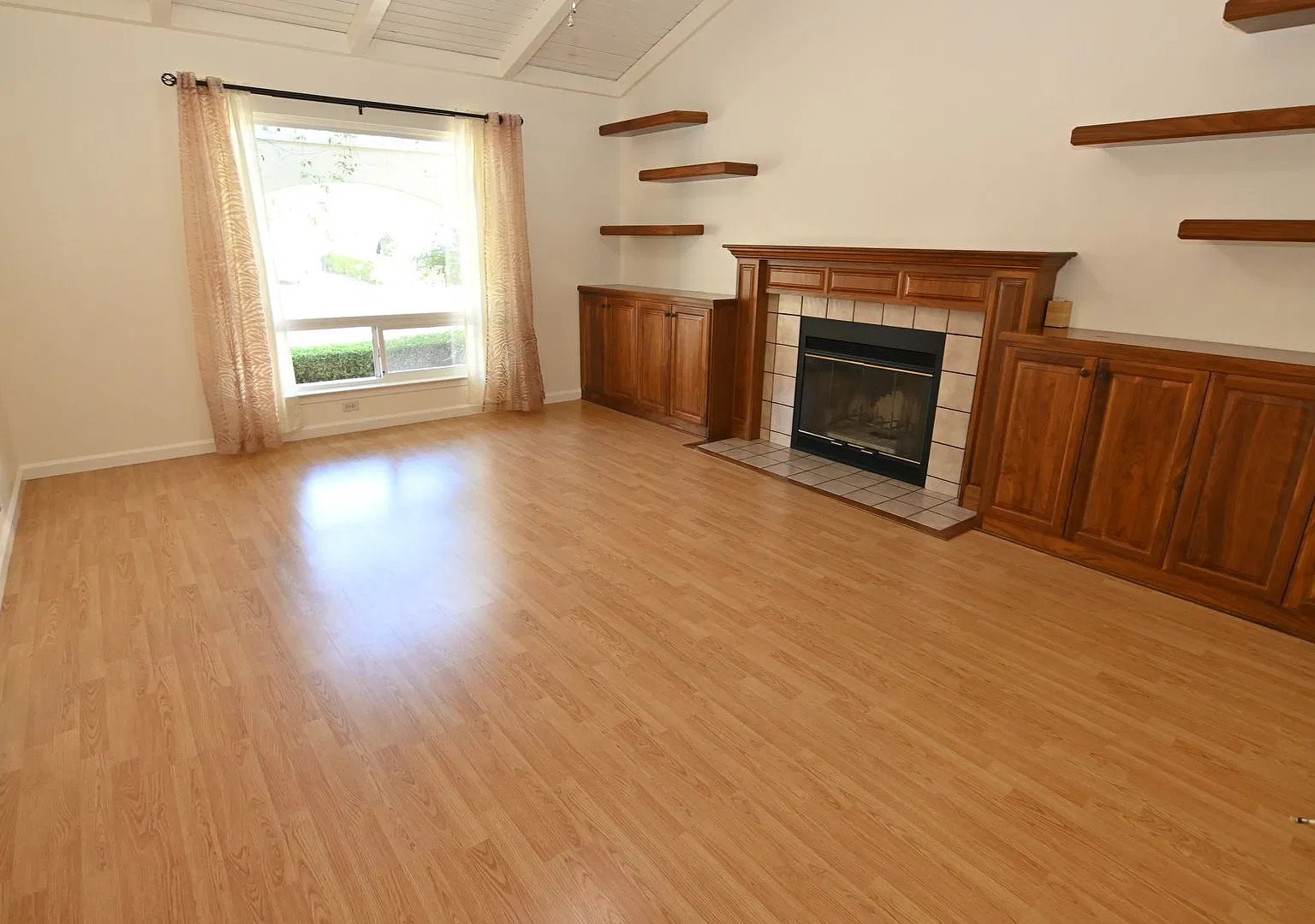 Beautiful 4 bedroom / 2 bath home available now in South San Jose! 6371 Mountford Dr, San Jose, C... — Photo 3